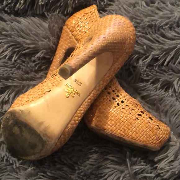 Prada pumps - Picture 2 of 4